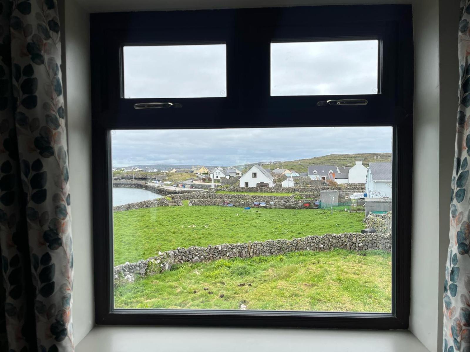 Tigh Fitz Apartments - Inis Mor, Aran Island Inishmore Eksteriør billede